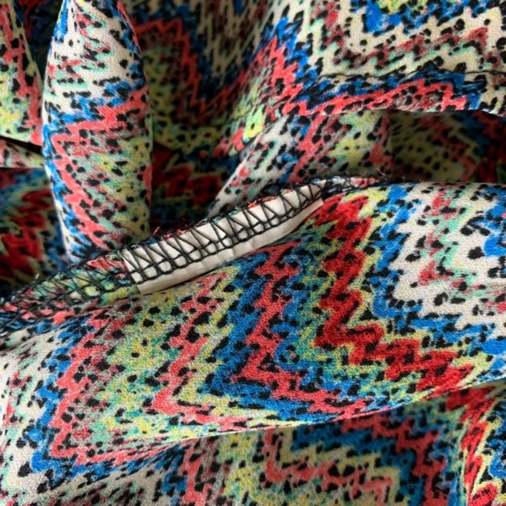 Lush Multicolor Chevron Cap Sleeve Slouchy Top M - Picture 8 of 8
